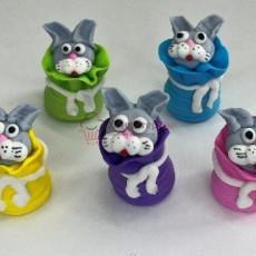 Фигурка сахарная Кролик в мешке разноцветный