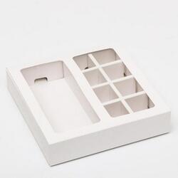 Коробка для конфет/шоколада 17,7х17,8х3,8 см. 8 яч. Бел/окно 1